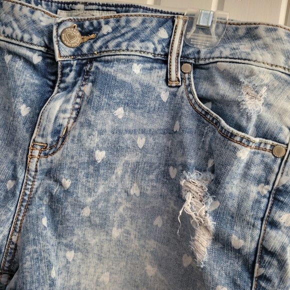 Torrid Heart Distressed Shorts - Picture 2 of 5